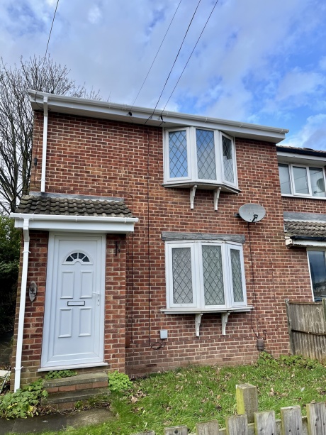 Property-rent in WHINCOVER DRIVE, FARNLEY, LS12 5AE